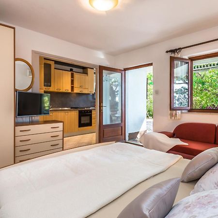 Apartmani Lovrenco Krvavica Exteriér fotografie