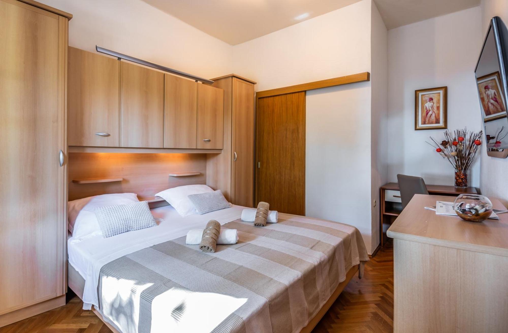 Apartmani Lovrenco Krvavica Exteriér fotografie