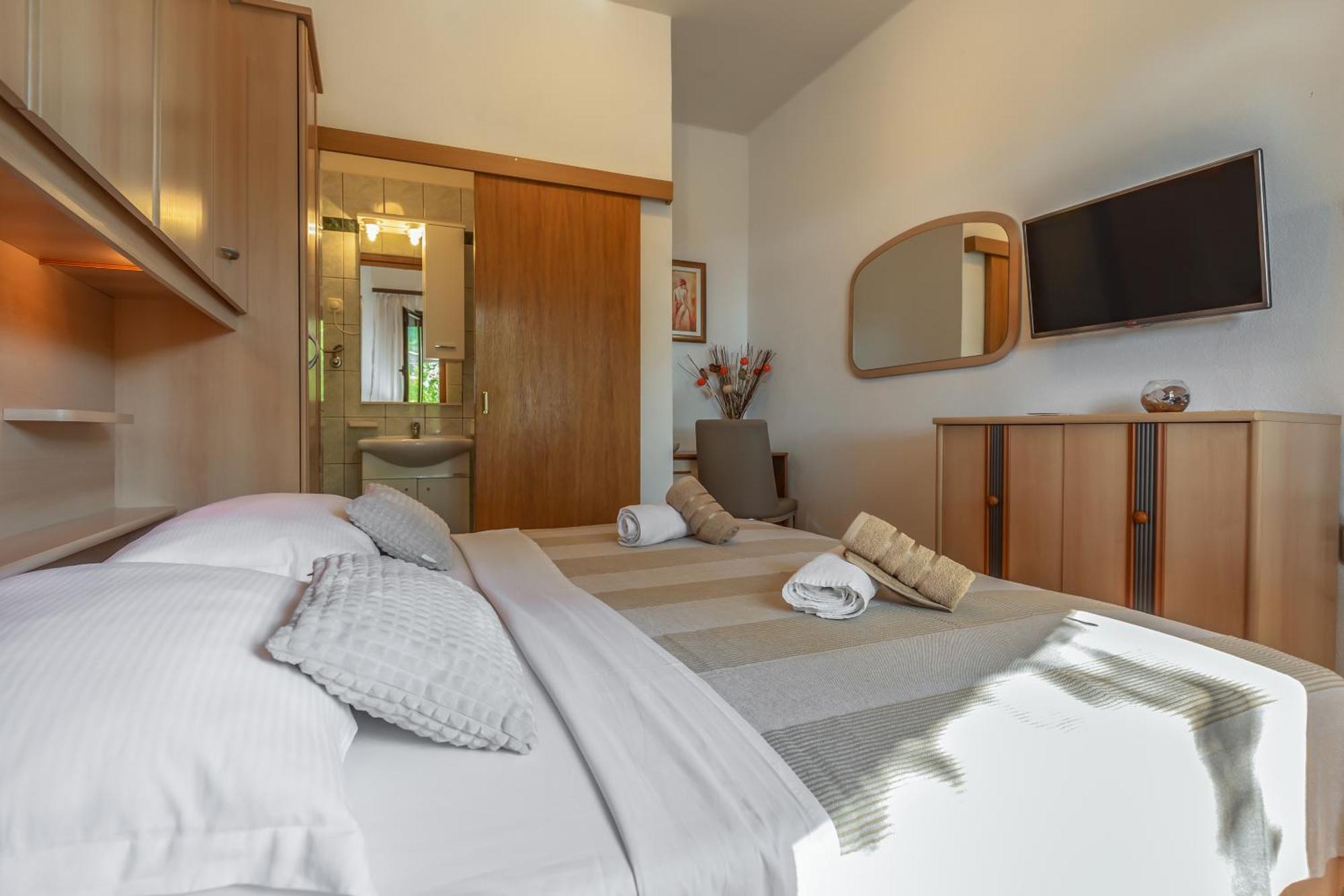 Apartmani Lovrenco Krvavica Exteriér fotografie