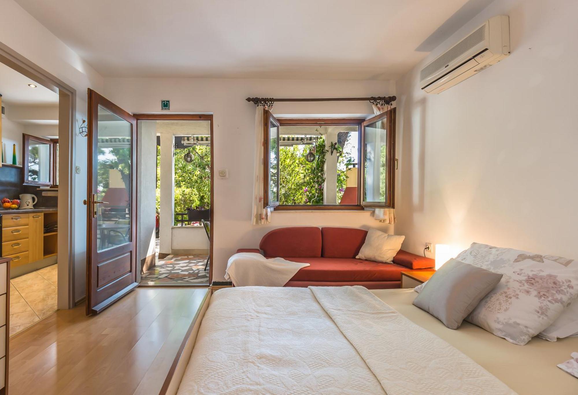 Apartmani Lovrenco Krvavica Exteriér fotografie