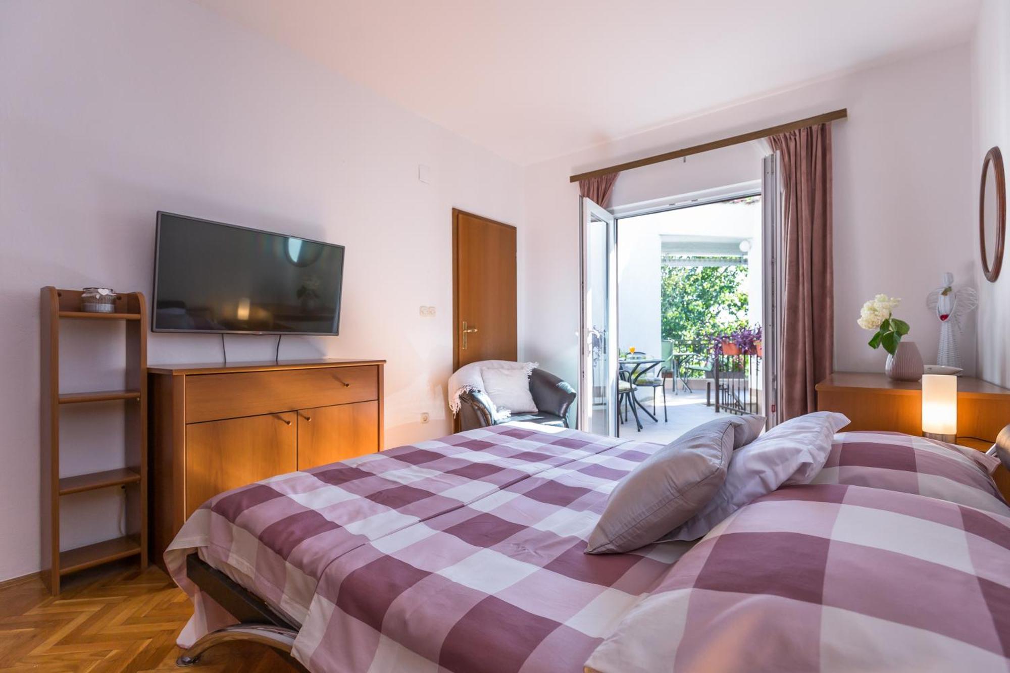 Apartmani Lovrenco Krvavica Exteriér fotografie
